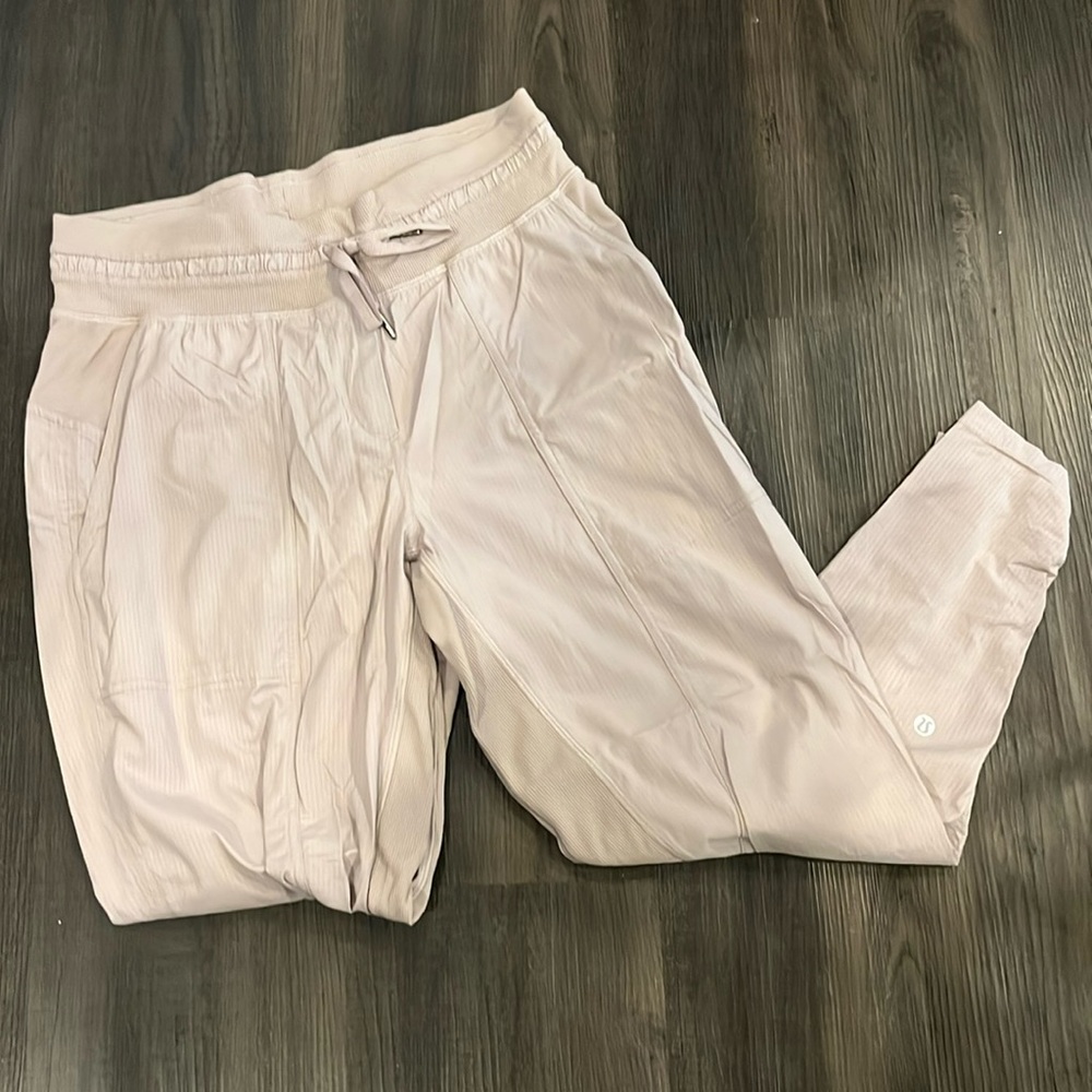 Lululemon studio crop